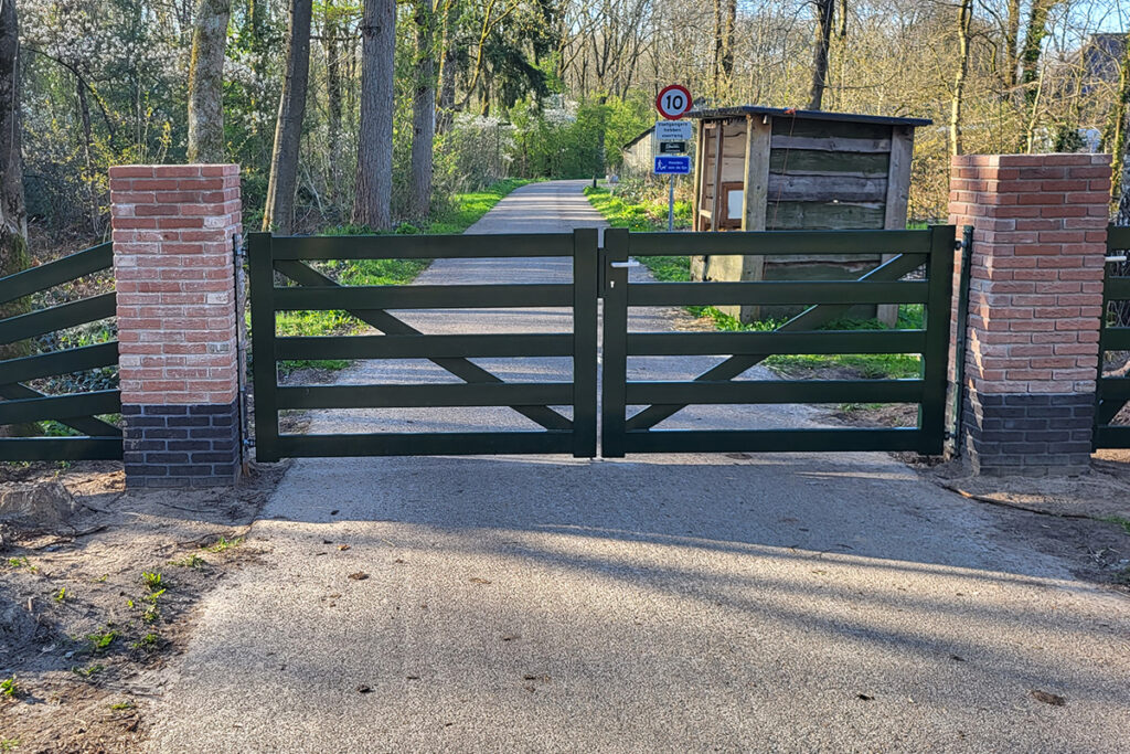 metalen opritpoort