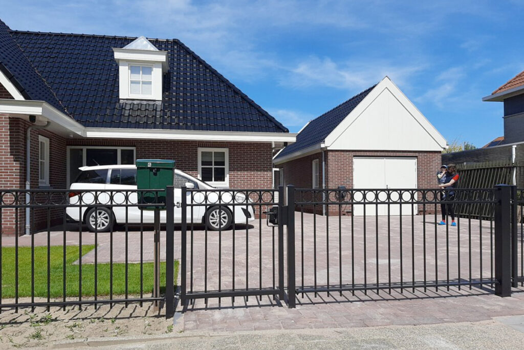 Voordelen metalen inrijpoort