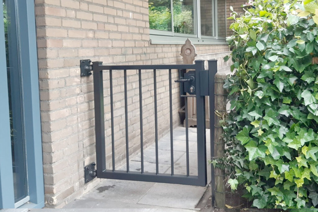 Tuinpoorten laten installeren