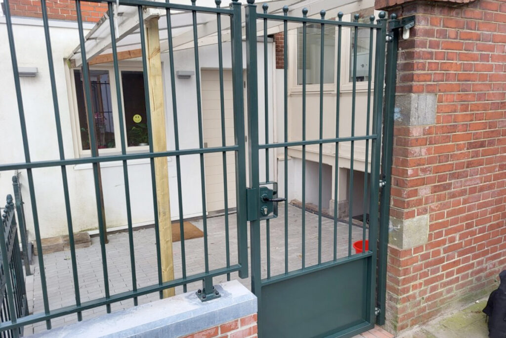 Tuinpoorten laten plaatsen