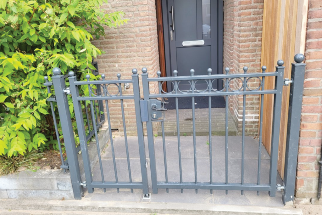 Stalen poorten laten monteren