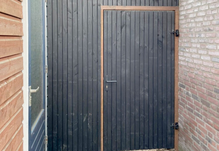 Dichte tuinpoort