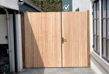 Houten poorten kiezen