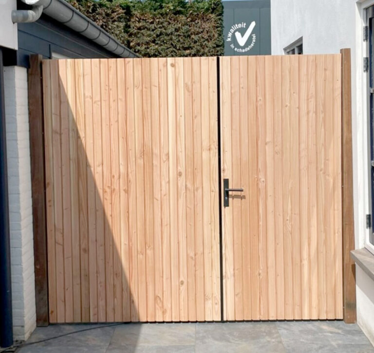 Houten poorten kiezen