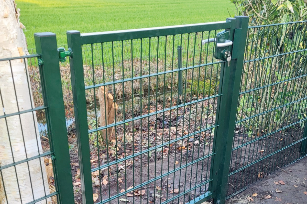Groene dubbelstaafmat tuinpoort