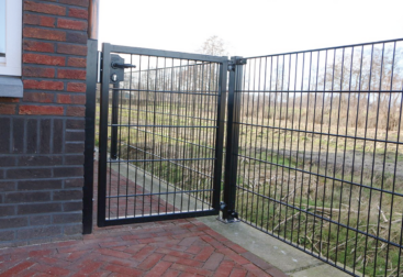 Dubbelstaafmat tuinpoort laten installeren