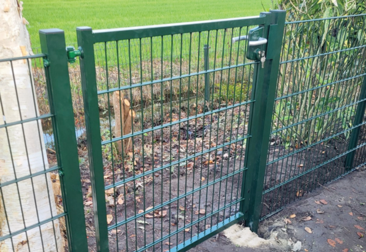 Dubbelstaafmat tuinpoort laten plaatsen