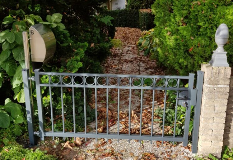 Stalen tuinpoort in RAL 7016