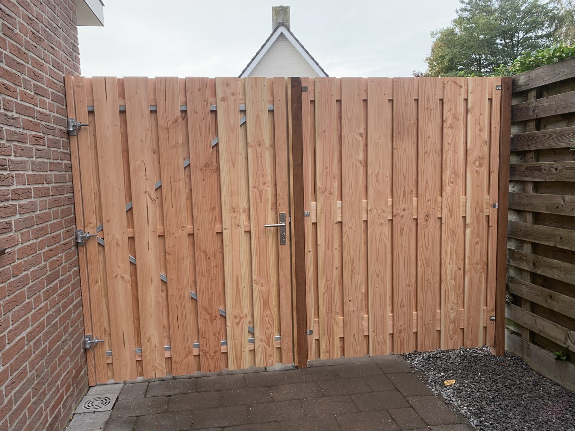 Verticale Douglas tuinpoort, andere uitvoering