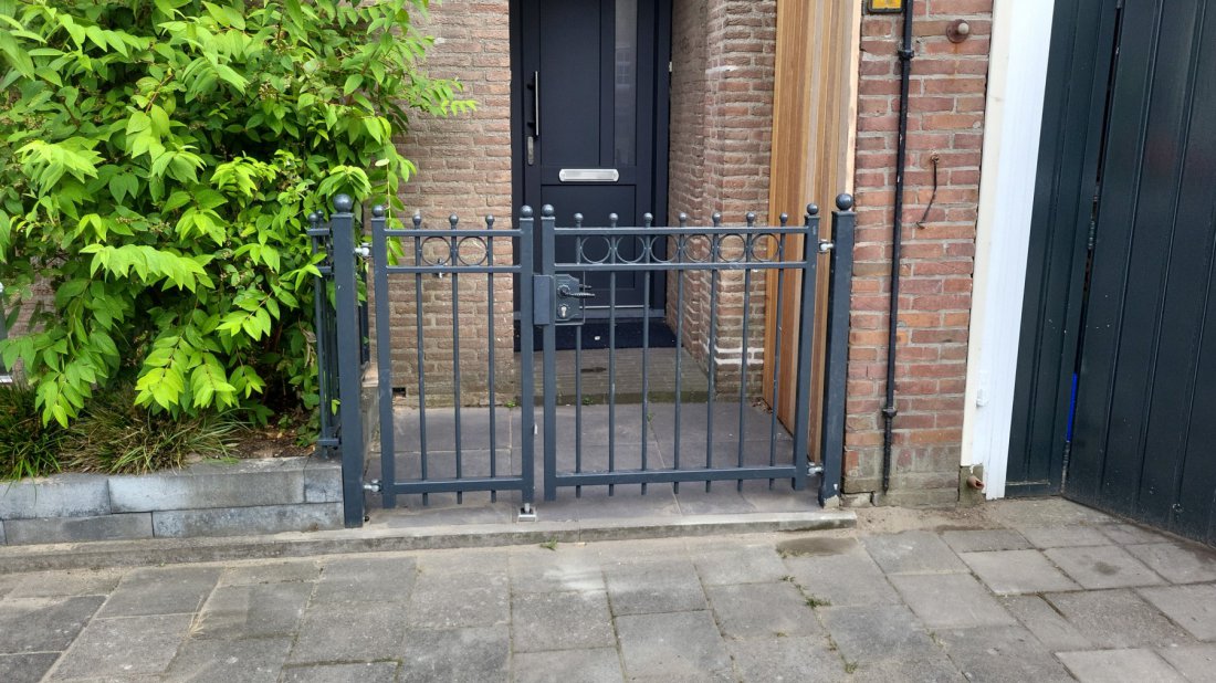 Toegangsdeur model geschikt voor stedelijke tuin