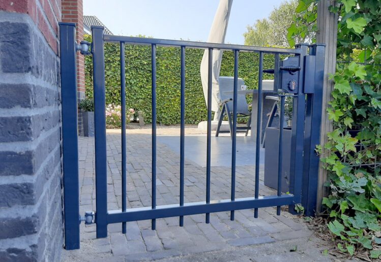 Stalen looppoort model A03
