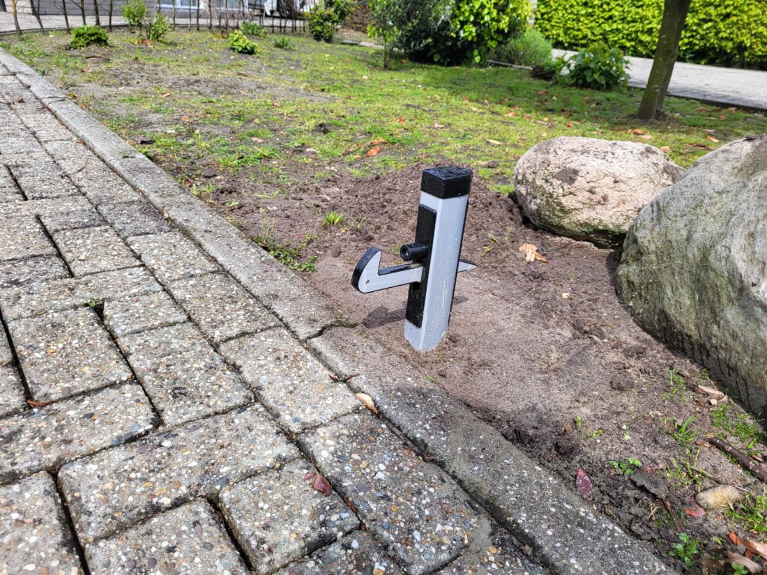 Poortvanger om een poortvleugel vast te zetten