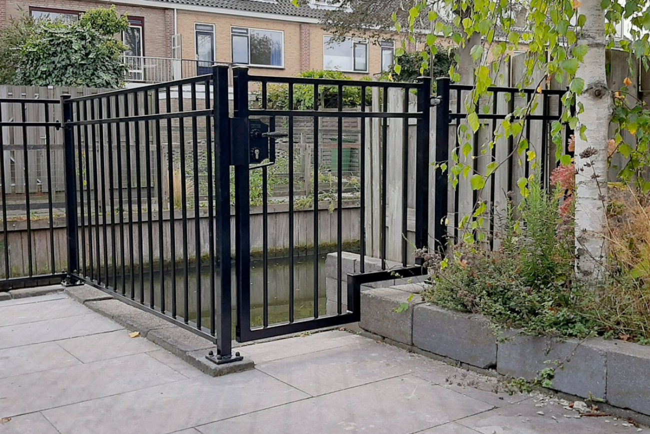 Looppoort in zware uitvoering bij een agrarisch bedrijf