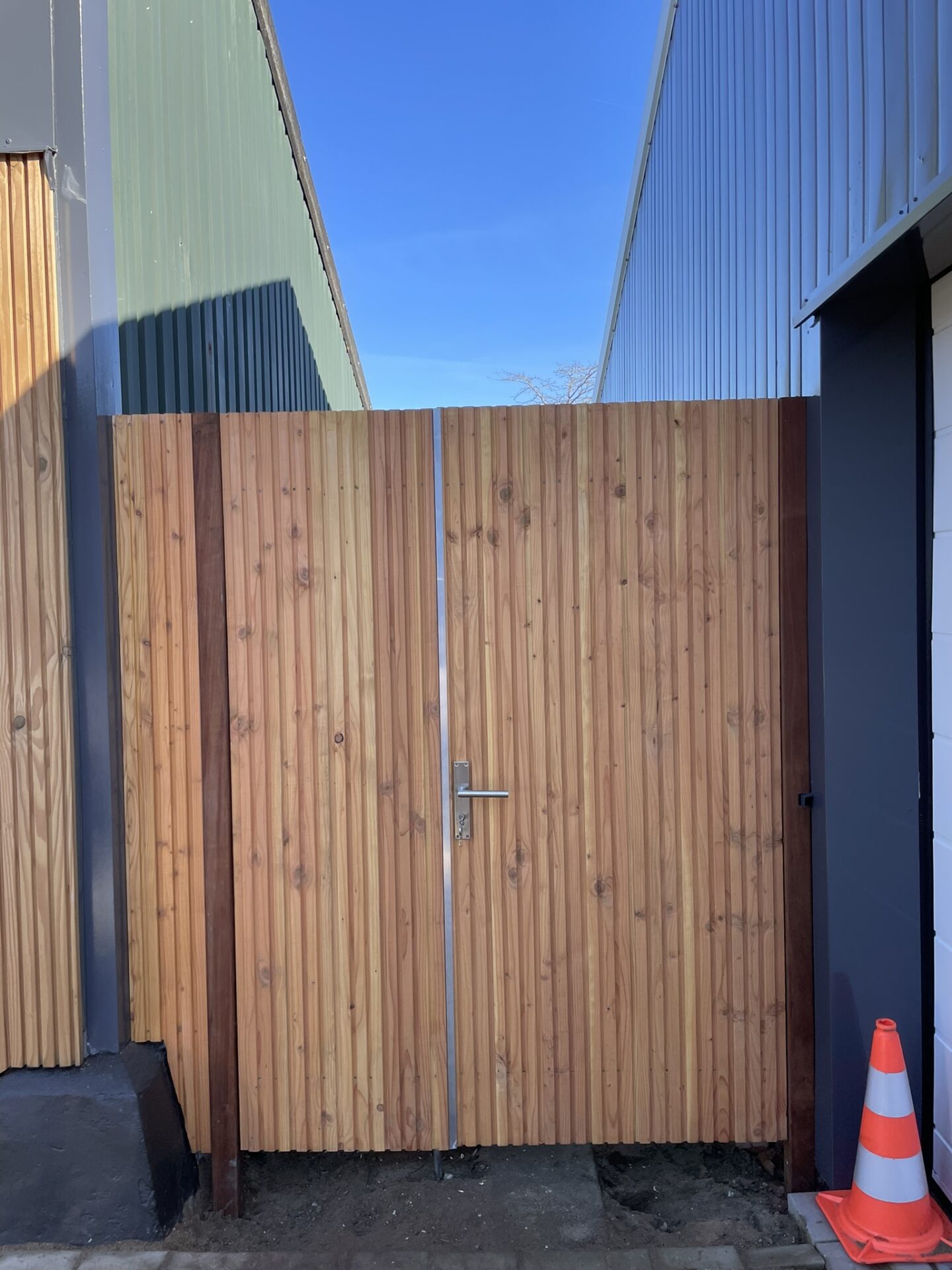 Triple profiel tuinpoort van Douglas hout